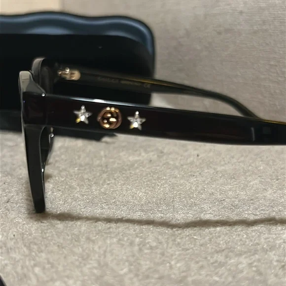 New gucci glasses. Never worn. Authentic. Can provide receipt. Cloth & case. - Picture 2 of 14